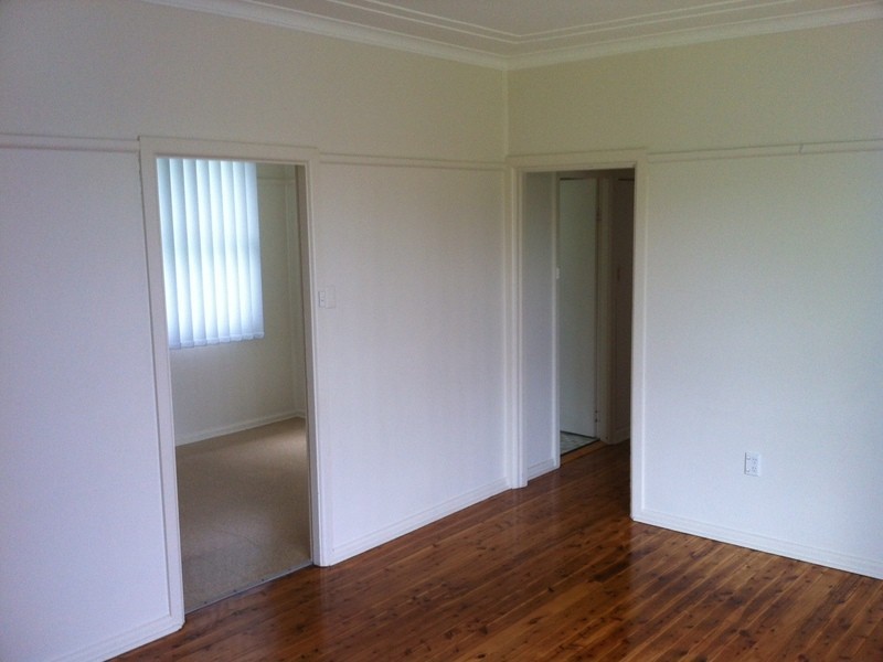 8 Laverack Crescent, South Granville NSW 2142