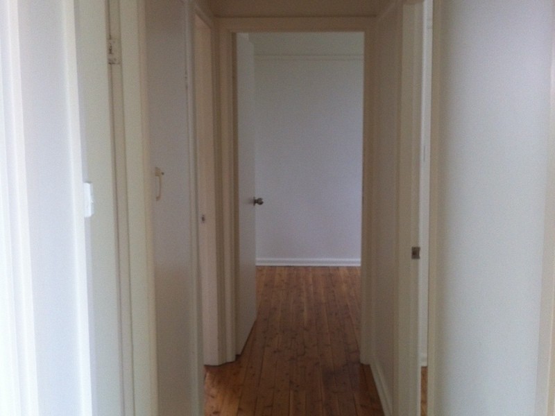 8 Laverack Crescent, South Granville NSW 2142