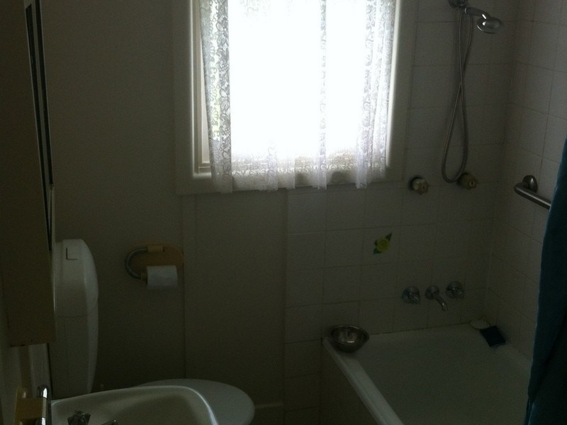 8 Laverack Crescent, South Granville NSW 2142