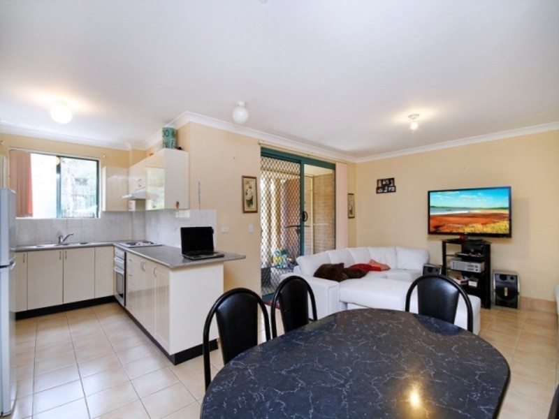 2/6-8 Paton Street, Merrylands NSW 2160