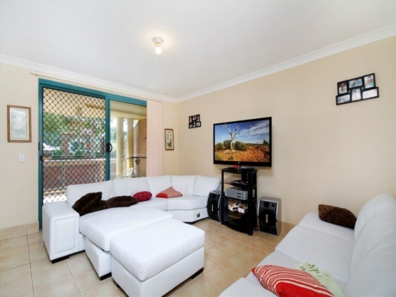 2/6-8 Paton Street, Merrylands NSW 2160