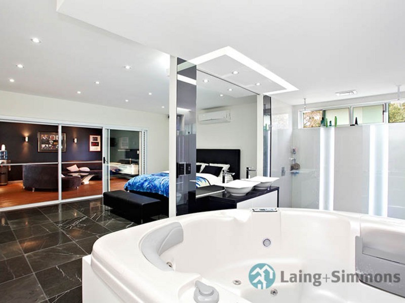 18 Talbot Road, Guildford NSW 2161