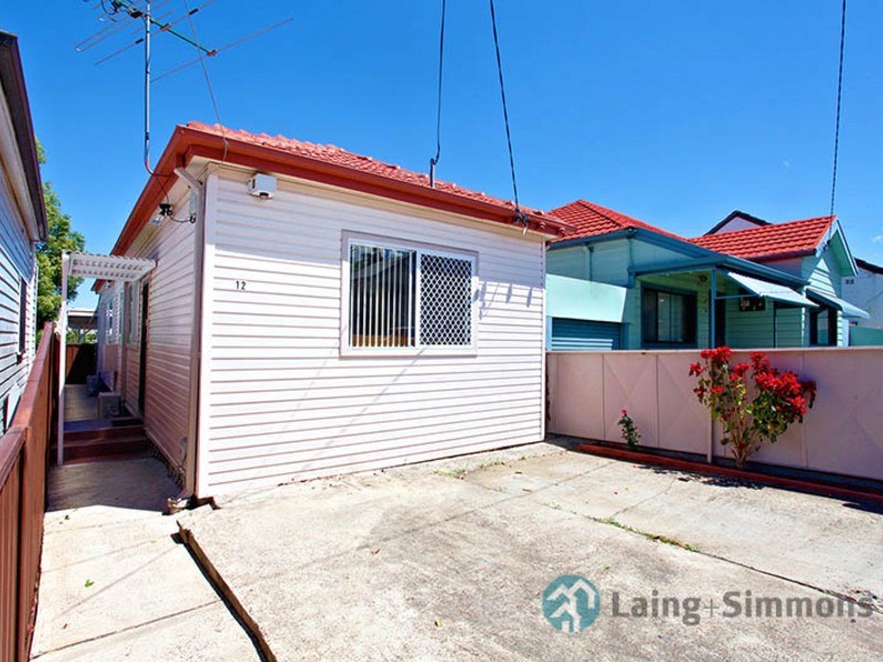 12 Queen Street, Granville NSW 2142