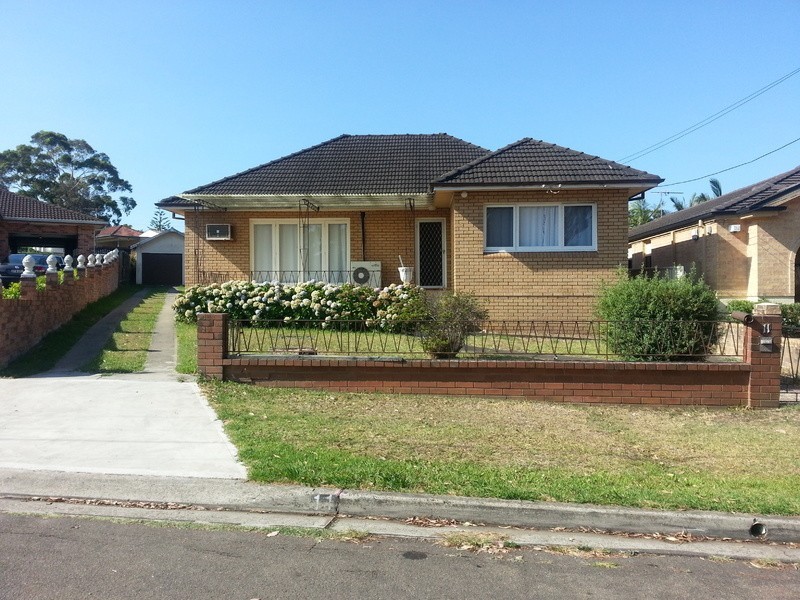 11 Willara Avenue, Merrylands NSW 2160