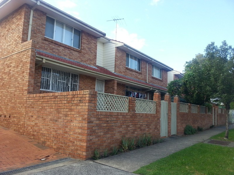 2/54 William Street, Granville NSW 2142