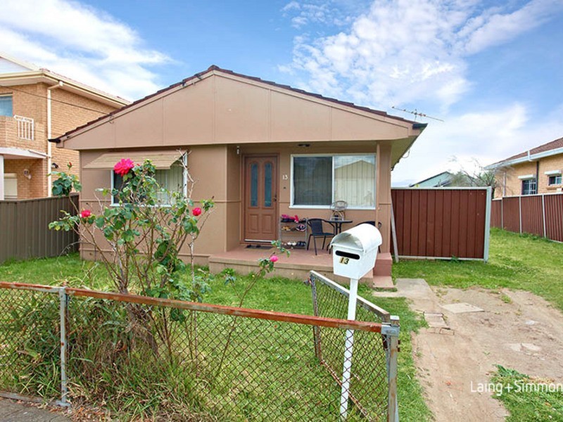 13 Earl Street, Merrylands NSW 2160