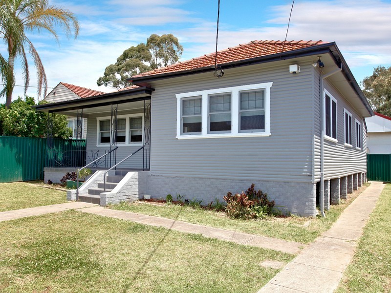 11 Bowden Street, Guildford NSW 2161