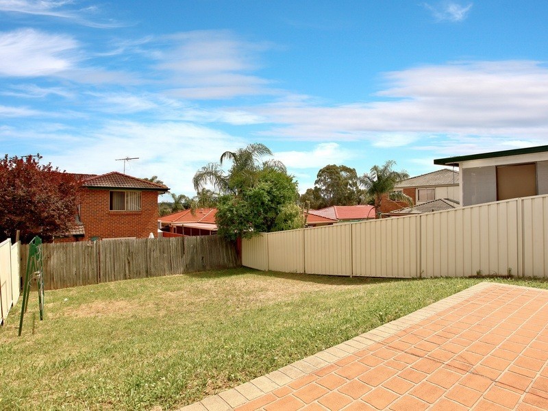 41B Esk Avenue, Green Valley NSW 2168