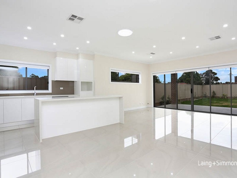 11 Verlie Street, South Wentworthville NSW 2145