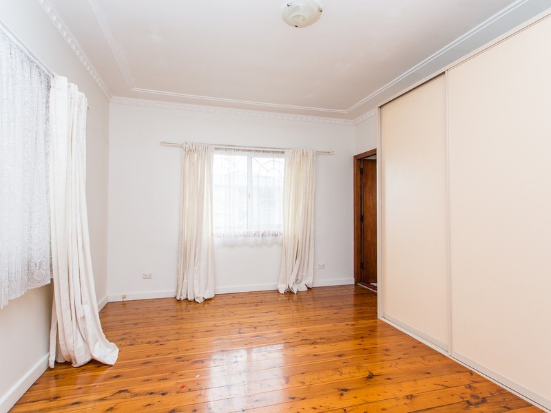 36 Rhodes Avenue, Guildford NSW 2161