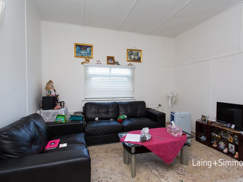 11 Bowden Street, Merrylands NSW 2160