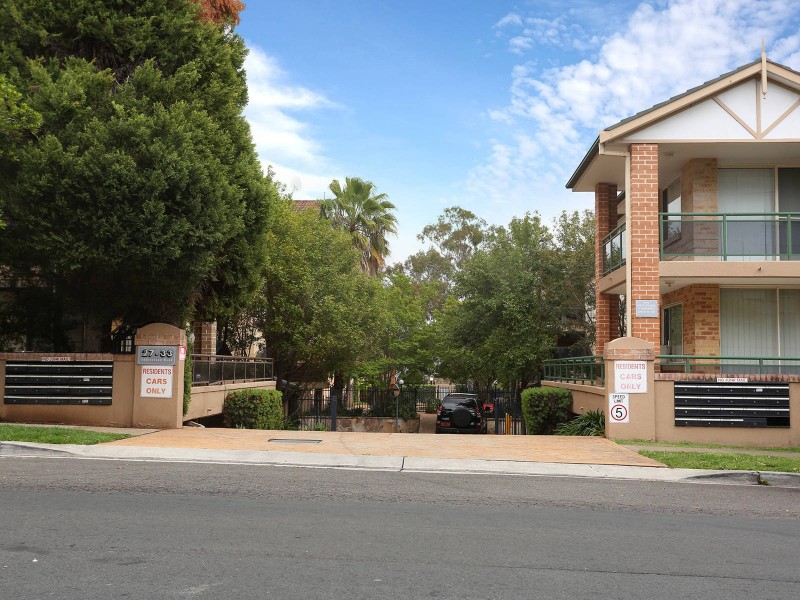 18/27-33 Addlestone Road, Merrylands NSW 2160