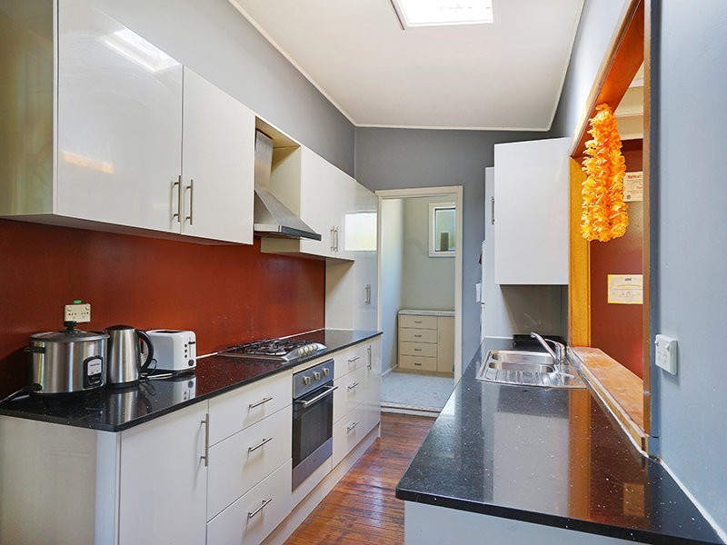 16 Rhodes Avenue, Guildford NSW 2161