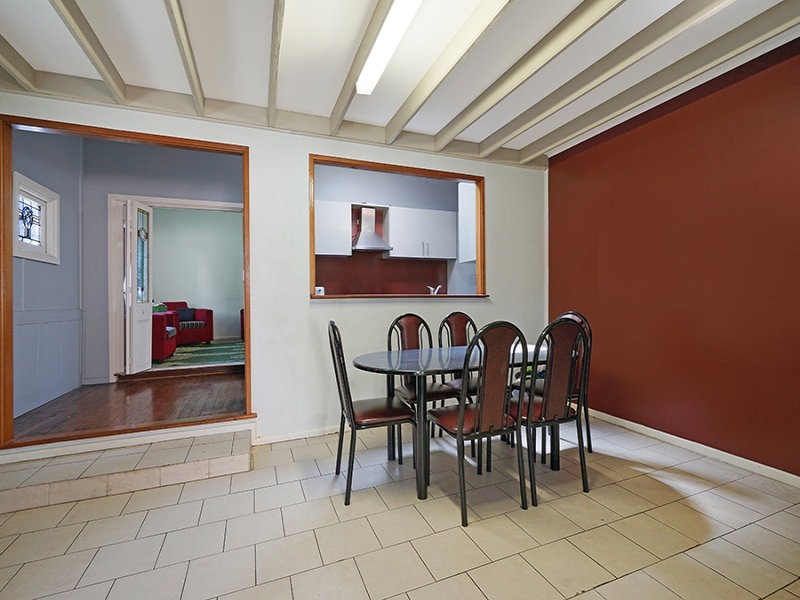 16 Rhodes Avenue, Guildford NSW 2161