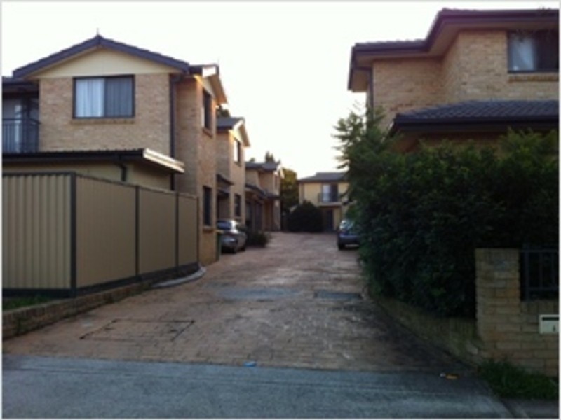 2/66-68 Gordon Avenue, Granville NSW 2142