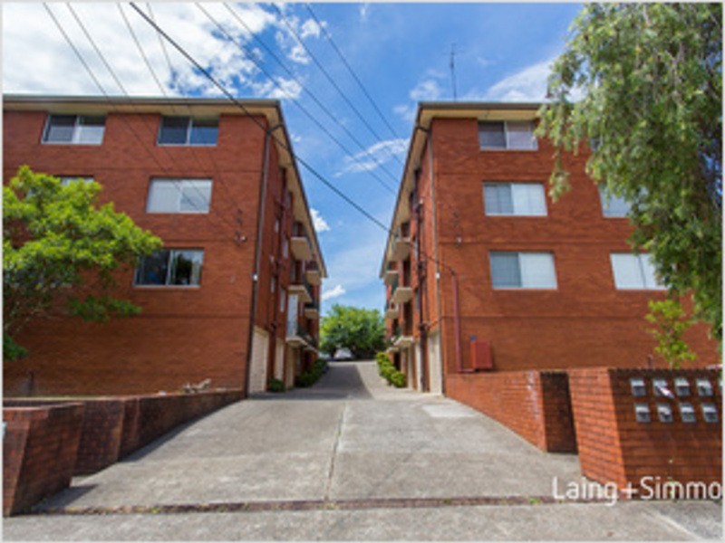 4/3 Western Crescent, Gladesville NSW 2111