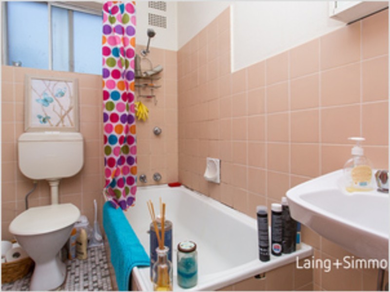 4/3 Western Crescent, Gladesville NSW 2111