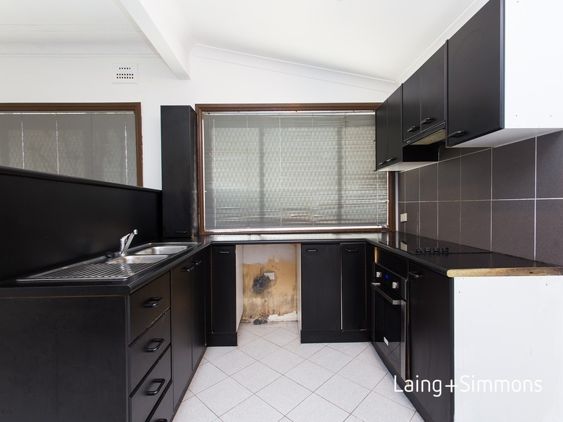 8 Constitution Road, Constitution Hill NSW 2145