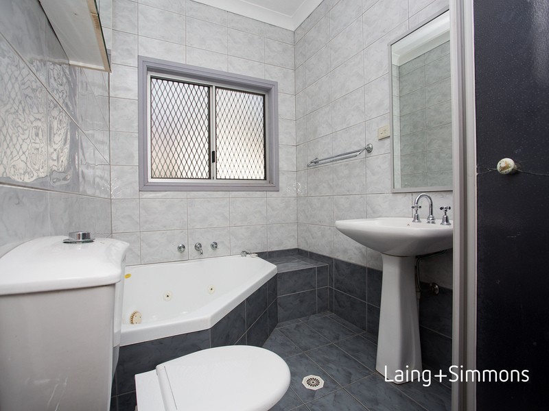 8 Constitution Road, Constitution Hill NSW 2145