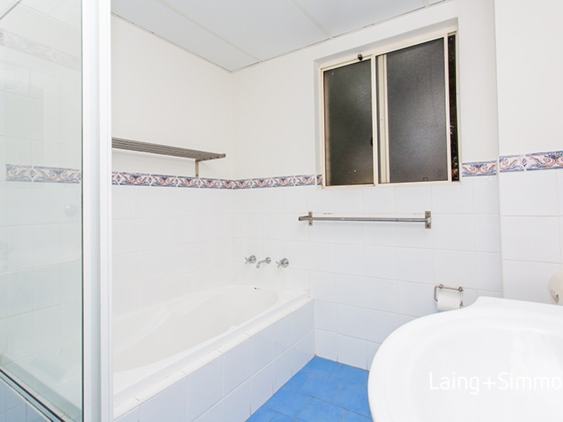 28/2-4 Kane Street, Guildford NSW 2161