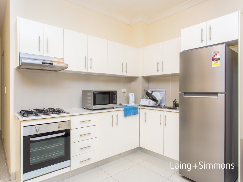 4/136 Woodville Road, Merrylands NSW 2160