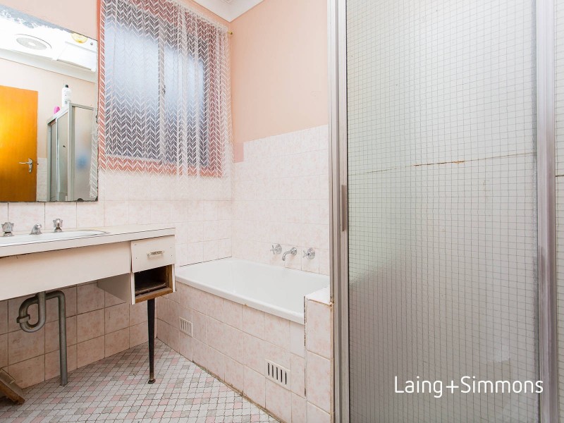 5 Rowley Road, Guildford NSW 2161