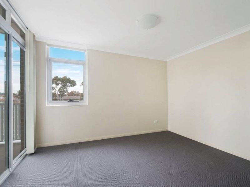 12/21 Station Street, Harris Park NSW 2150
