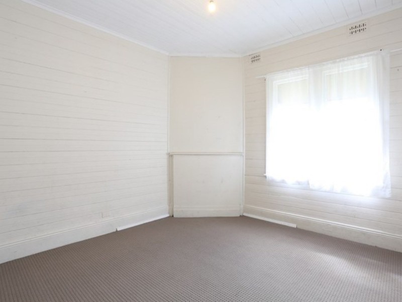 77 Woodville Road, Granville NSW 2142