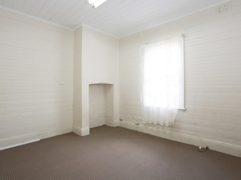 77 Woodville Road, Granville NSW 2142