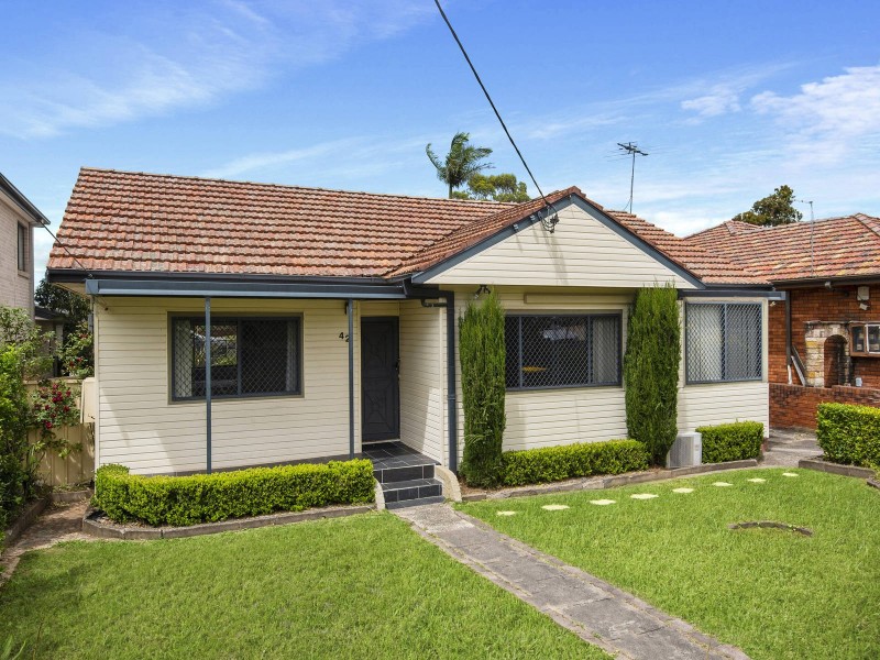 42 Cartwright Avenue, Merrylands NSW 2160