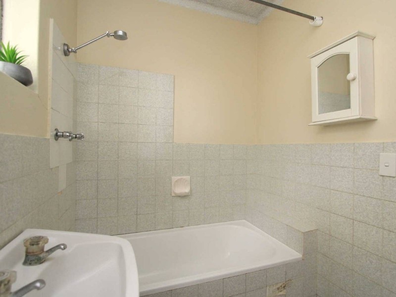 2/20 Walker Street, Merrylands NSW 2160