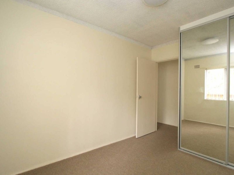 2/20 Walker Street, Merrylands NSW 2160