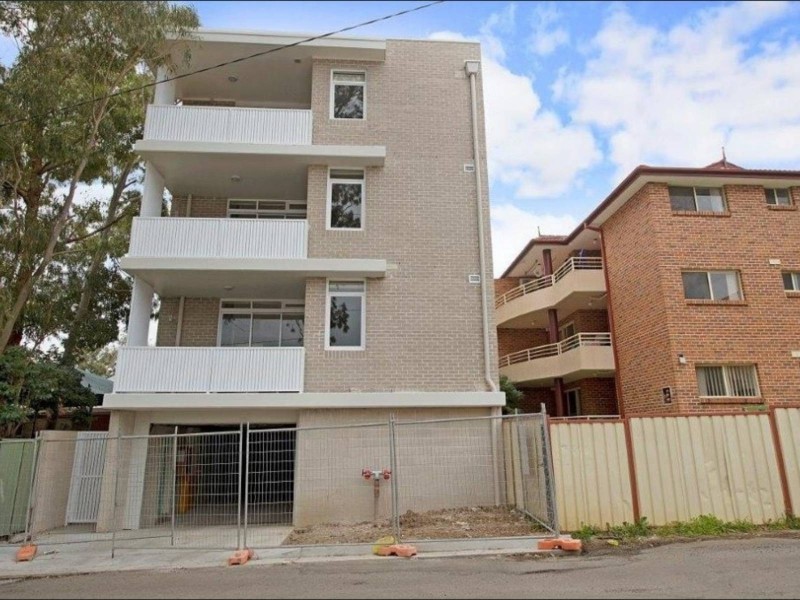 2/21  Station Street West, Harris Park NSW 2150