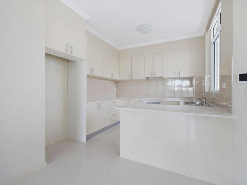 2/21  Station Street West, Harris Park NSW 2150
