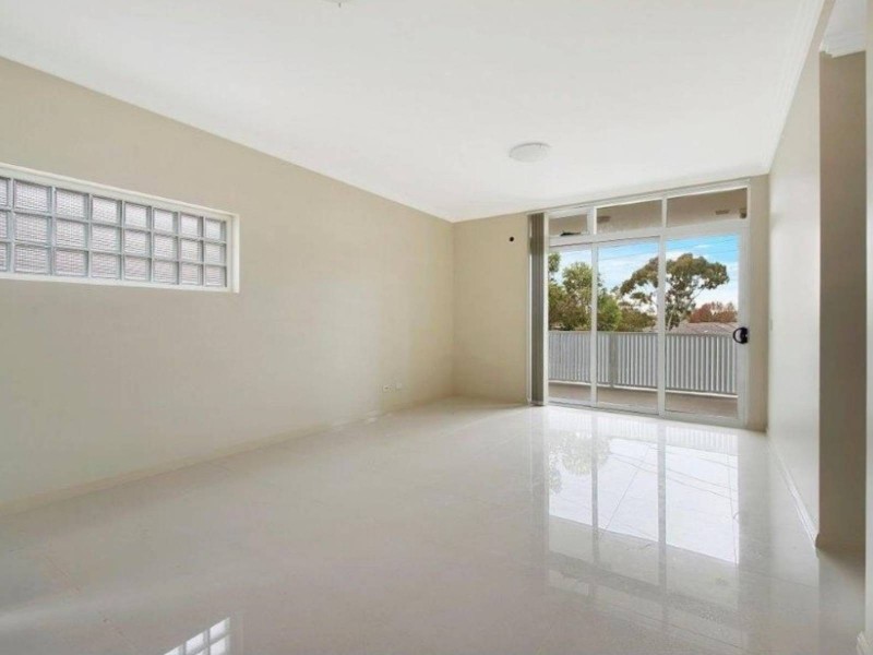 2/21  Station Street West, Harris Park NSW 2150