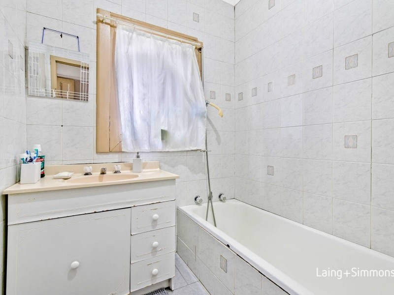 2 Rowley Street, Guildford NSW 2161