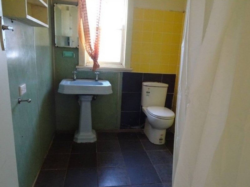 5  Centenary Road, Merrylands West NSW 2160