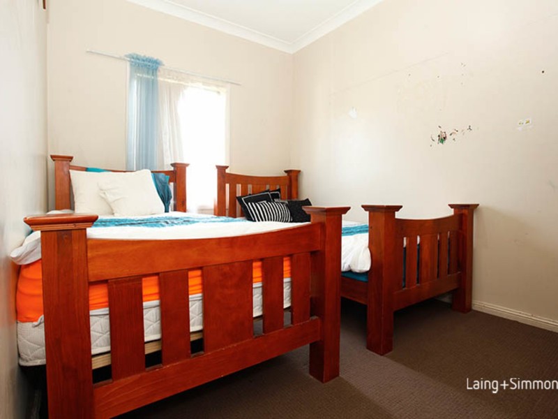 15 McCredie Road, Guildford NSW 2161