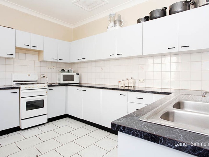 15 McCredie Road, Guildford NSW 2161