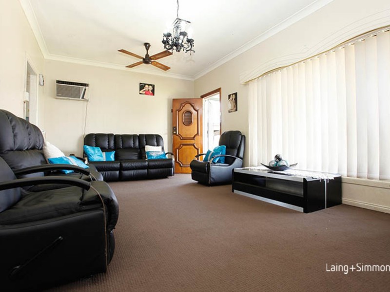 15 McCredie Road, Guildford NSW 2161