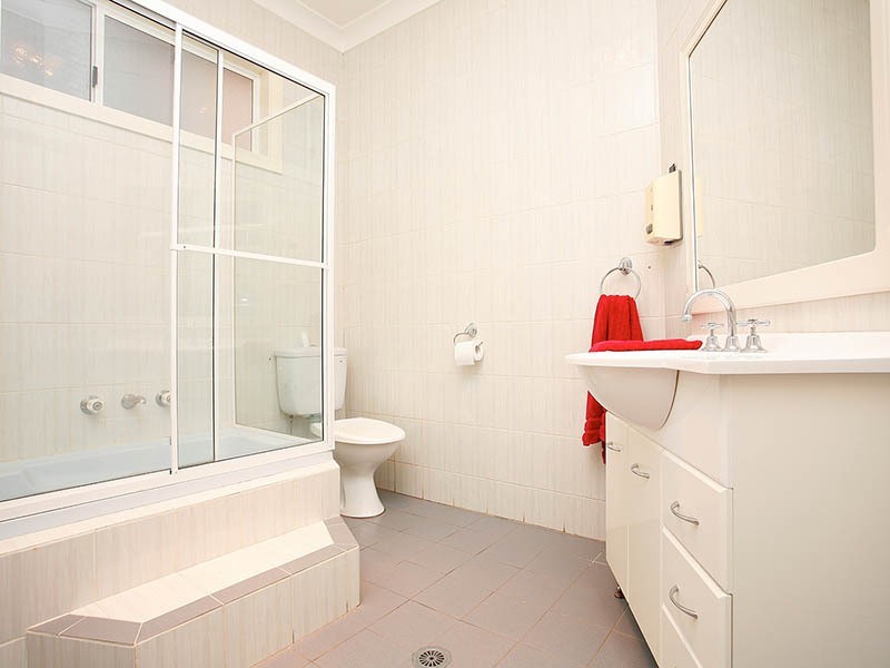 18 Linthorne Street, Guildford NSW 2161