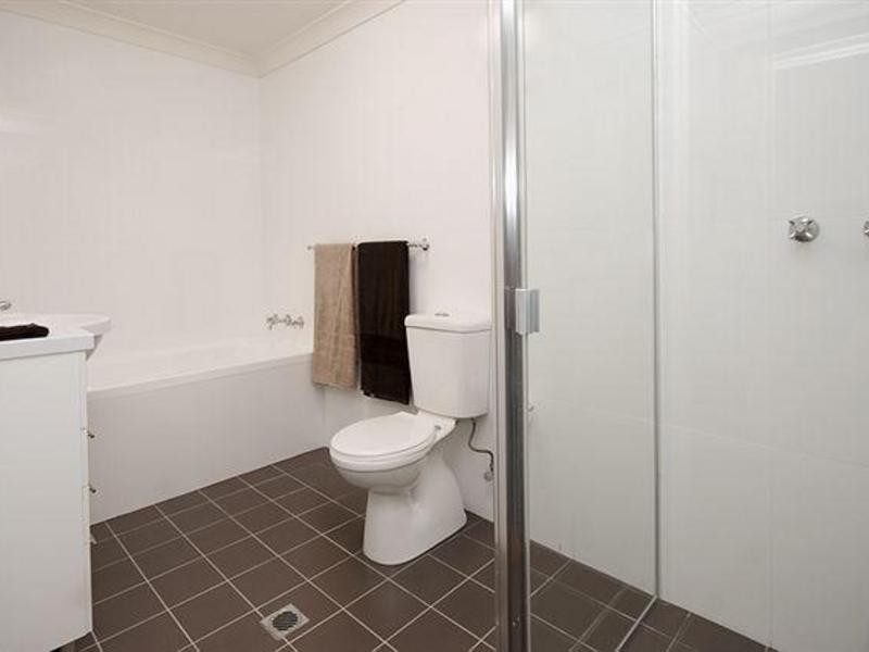 2/40 Earl Street, Merrylands NSW 2160