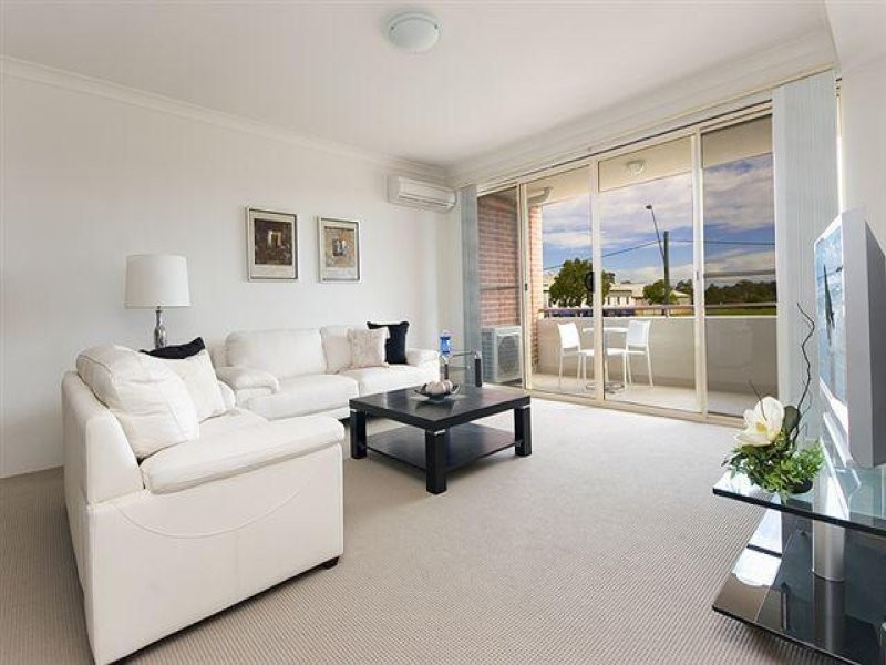 2/40 Earl Street, Merrylands NSW 2160