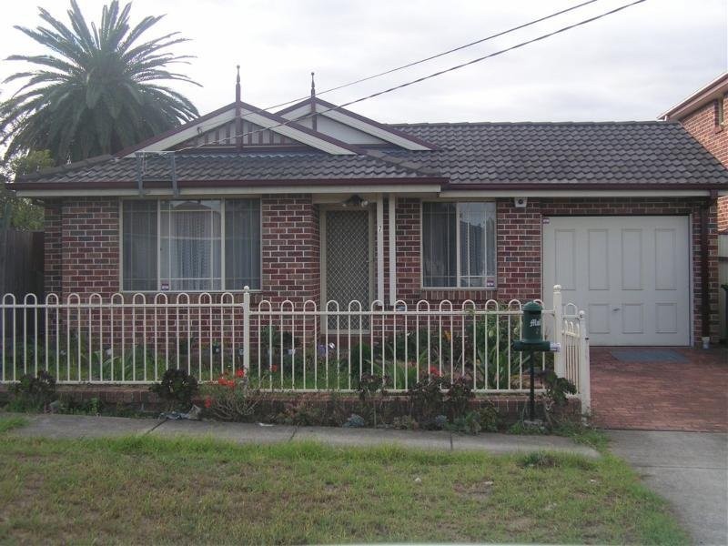 7 Linthorne Street, Guildford NSW 2161