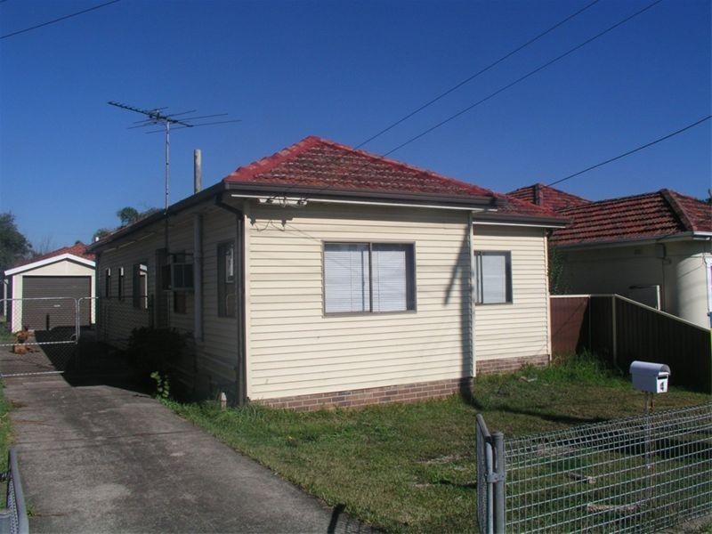 4 Mcarthur Street, Guildford NSW 2161