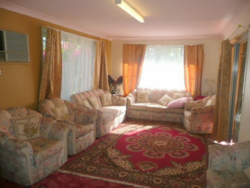 25 Debbie Cct, Mount Druitt NSW 2770