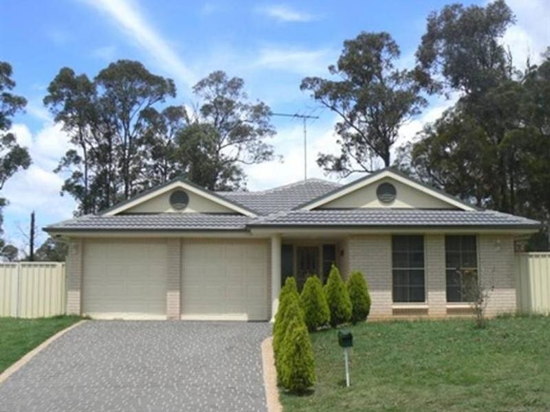 12 Harwell Place, Colyton NSW 2760