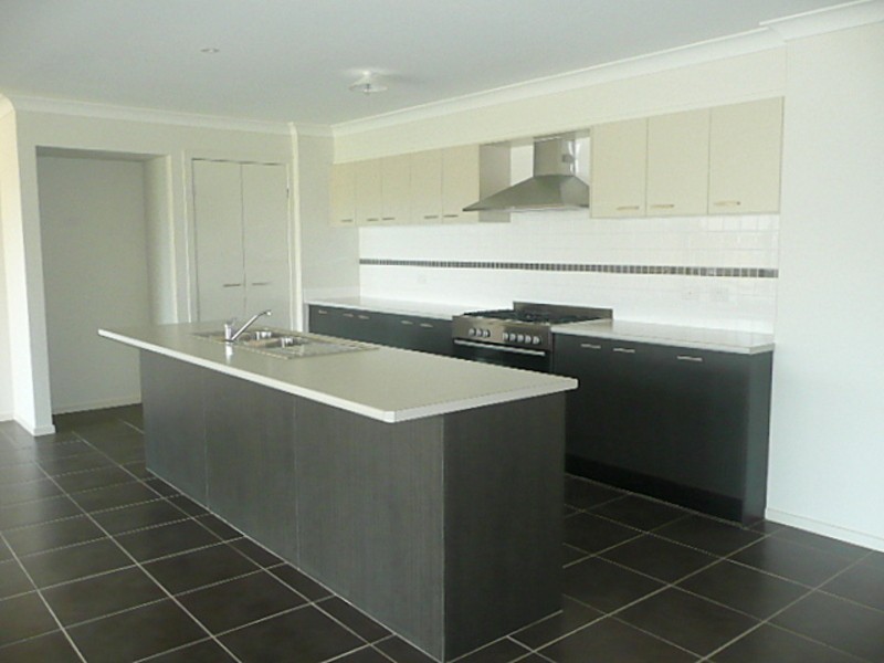 9 Bluebell Cresent, Ropes Crossing NSW 2760