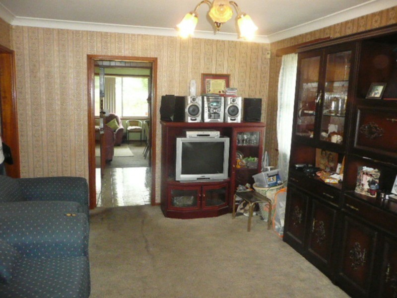 8 Siemens Cres, Emerton NSW 2770