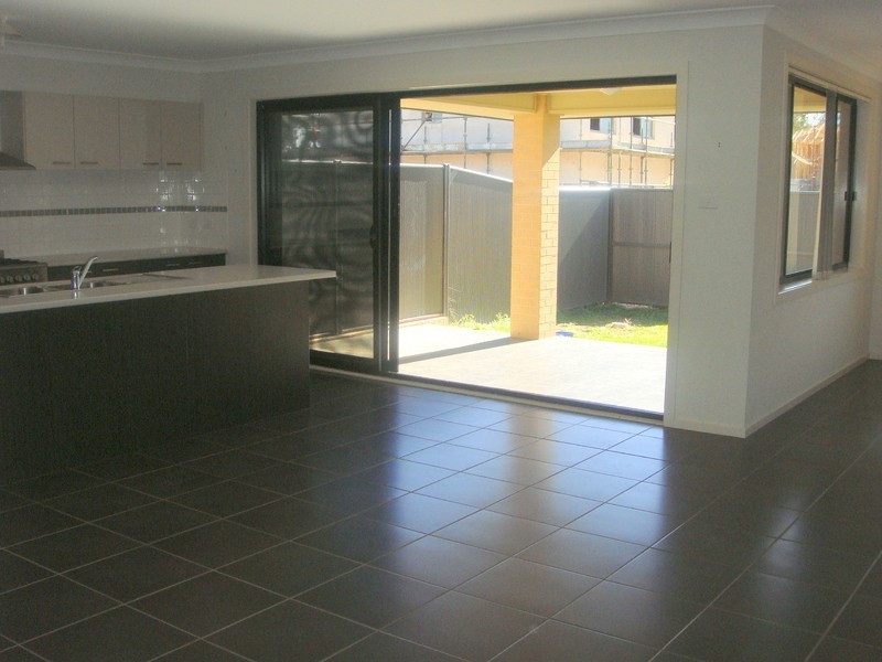 16 Neild Street, Ropes Crossing NSW 2760